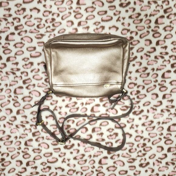 Vintage FOSSIL Issue N2 Gold Metallic Layered Shoulder Bag - Picture 9 of 11